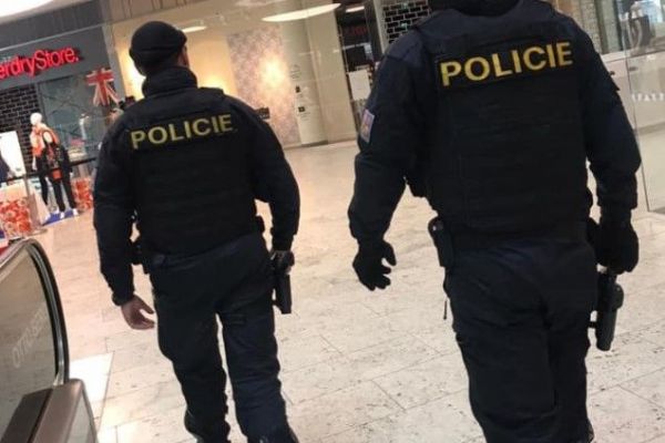 Policisté kontrolovali chatové oblasti