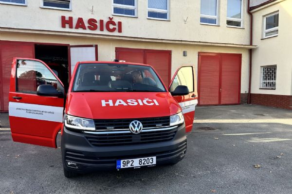 Dobrovolní hasiči z Doubravky mají nový Transporter