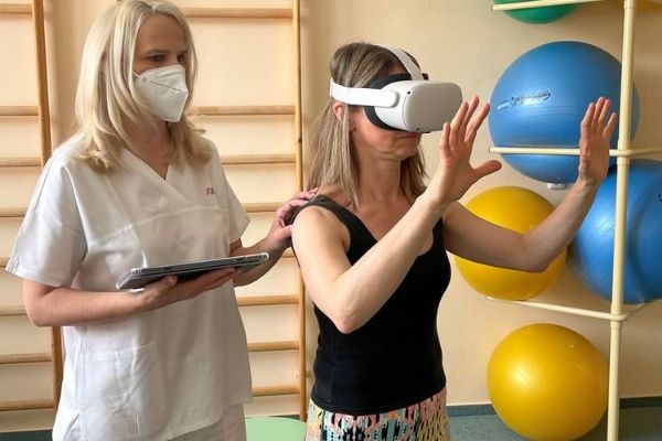 FN Plzeň využívá v rehabilitační léčbě virtuální realitu