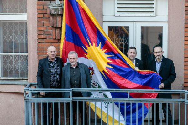 Kraj i letos vyvěsí tibetskou vlajku