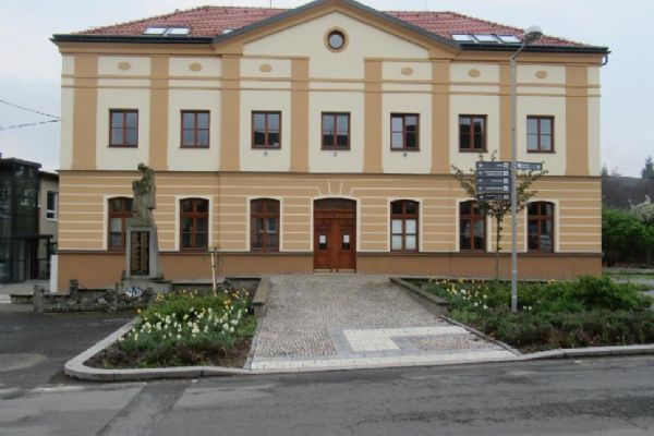 Mirošovská radnice hostí výstavu Stavba roku