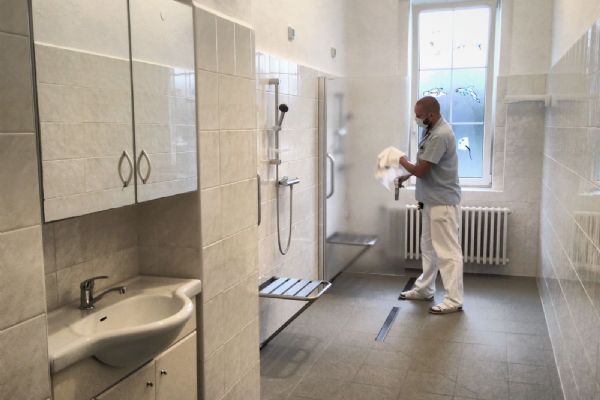 Nemocnice Horažďovice zrekonstruovala velké umývárny