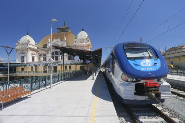 Nové spěšné vlaky Českých drah zajistí komfortní spojení Plzně, Chebu a Karlových Varů