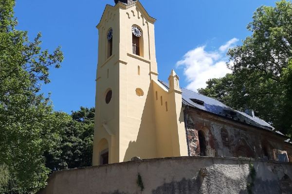Zakázkové truhlářství ZAJDA s.r.o. rekonstruovalo žaluzie do věže a okna v tzv. kostele duchů (Kostel svatého Jiří v Lukové)