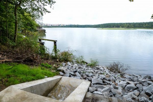 Plzeň začíná napouštět Bolevák přečištěnou vodou z Berounky