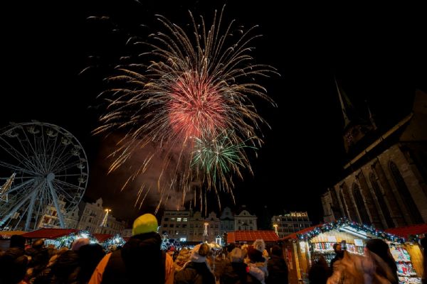 Plzeň i další města kraje zvou na novoroční ohňostroje