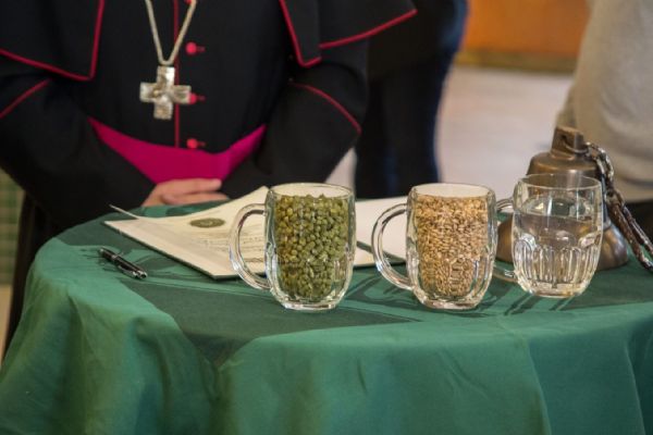 Plzeňské biskupství vydraží várku piva původně určenou papeži