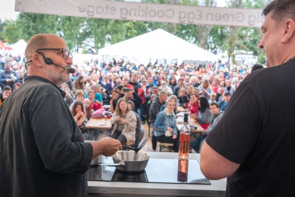 Prima Fresh festival do pivovaru veze oscarové delikatesy a živé koncerty