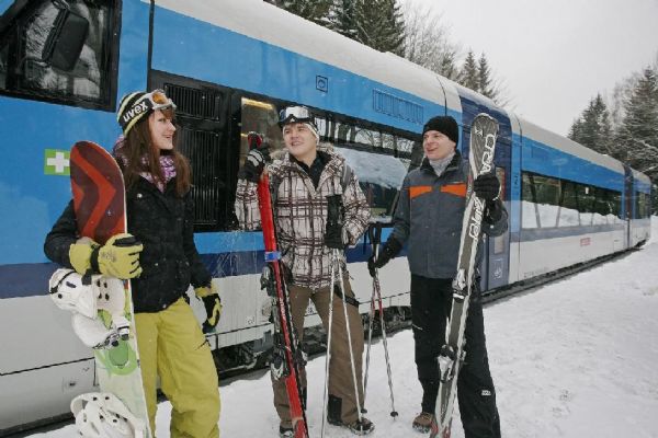 Startuje nová sezóna ČD Ski, výhodné skipasy získají lyžaři na Špičáku i Perninku