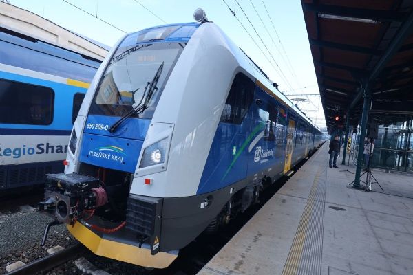 V Plzeňském kraji jezdí nové elektrické jednotky RegioPanter a první soupravy InterJet
