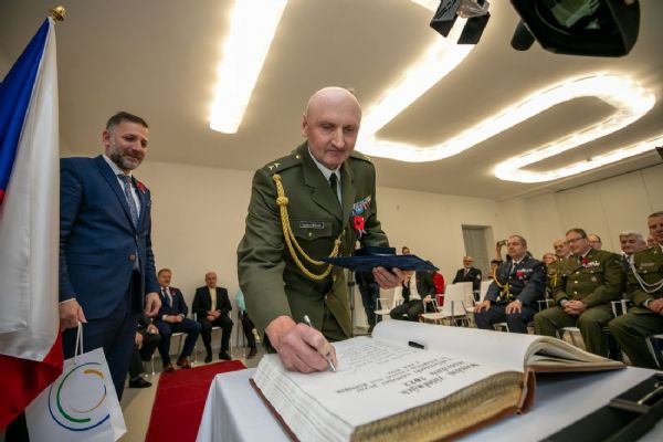 Váleční veteráni z Plzeňského kraje přebrali ocenění