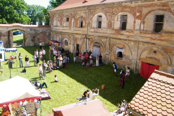 Výtěžek z Barokní veselice přispěje na opravu zámku Čečovice 