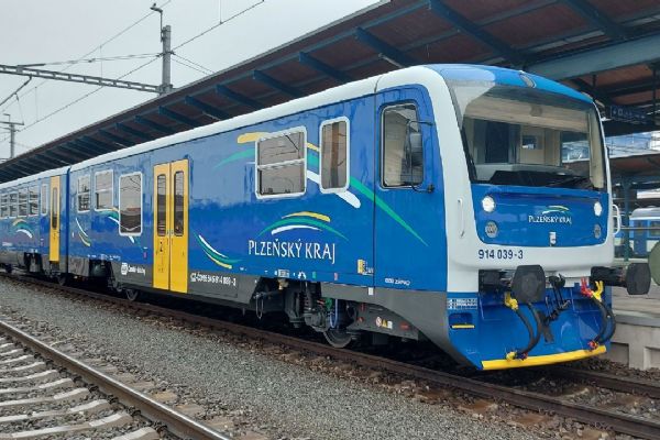 Z Poběžovic do Boru jezdí od středy nový školní vlak