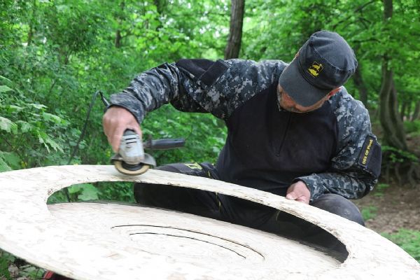 Zvířecí záchranáři z Plzně budují čapí hnízdo pro Národní muzeum