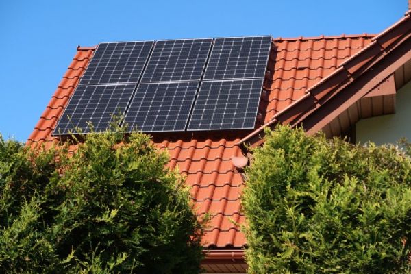 Solární versus fotovoltaické panely: jaké jsou mezi nimi rozdíly?