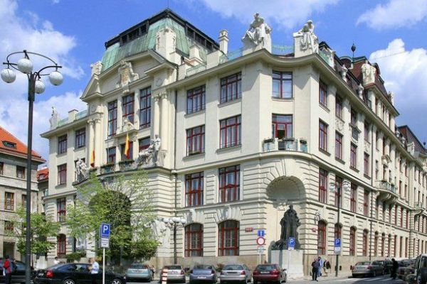 Praha spouští dotační program na přípravné studijní kurzy pro ukrajinskou mládež