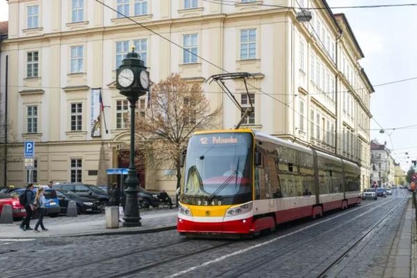 Praha pořídí nové tramvaje v souvislosti s výstavbou dalších tratí