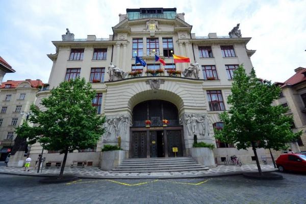 Praha se brání proti pokutě od ÚOHS za protihazardní vyhlášku. Podá správní žalobu