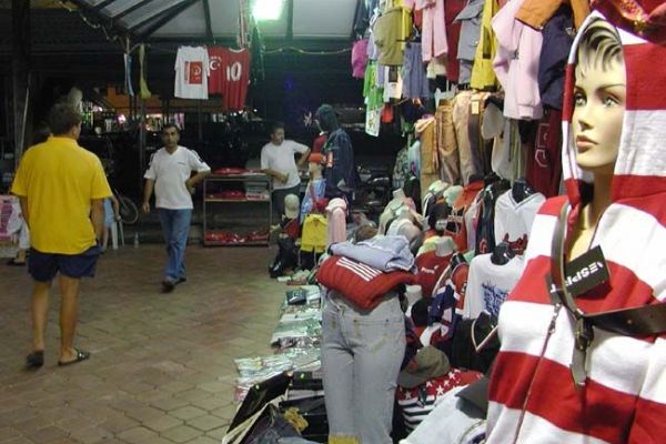 Rozpadlou tržnici v Alžbětíně nahradí Free shop