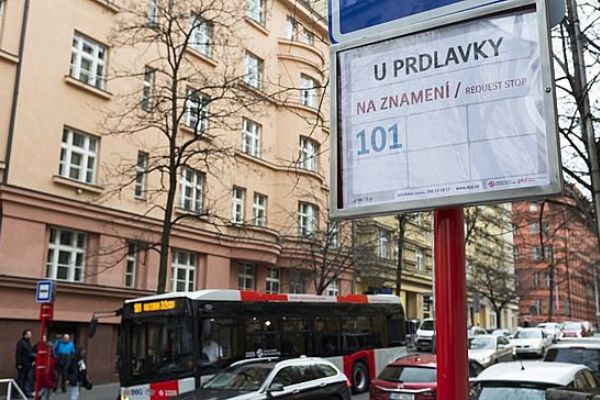 Všechny autobusové zastávky v Praze na znamení