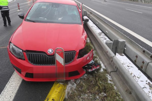 Chebsko: Při dopravní nehodě došlo u řidiče došlo k těžkému zranění