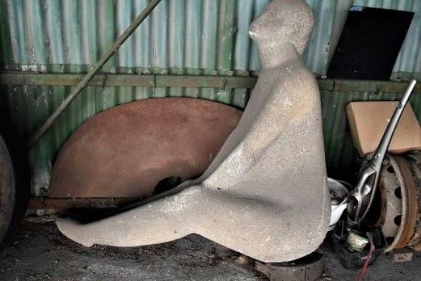 Chodov: Trachytová socha s názvem Radost se znovu objeví ve městě