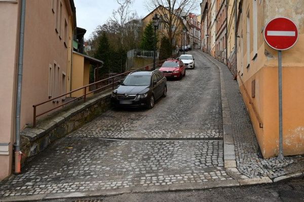 Karlovy vary: Rekonstrukce Vyšehradské byla dokončena před termínem