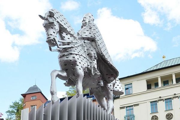 Region: Karlovy Vary mají novou sochu zakladatele