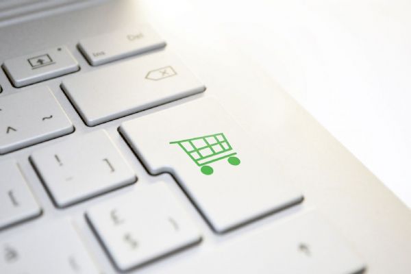 68 % Čechů je připraveno vzdát se části komfortu ve prospěch „zelenějších e-shopů“