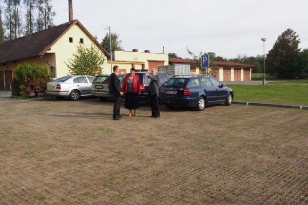 Nemocnice v Horažďovicích má nová parkovací místa a opravené silnice v areálu