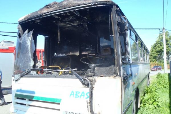 Ve Volduchách shořel odstavený autobus