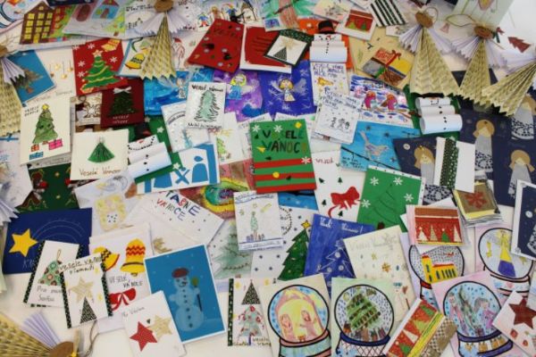 1 350 seniorů z Prahy 7 dostane vánoční přání od dětí