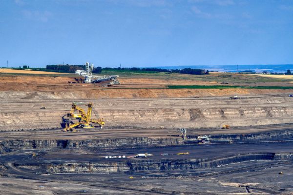 Doporučení Uhelné komise o konci hnědého uhlí v roce 2038 projednala vláda