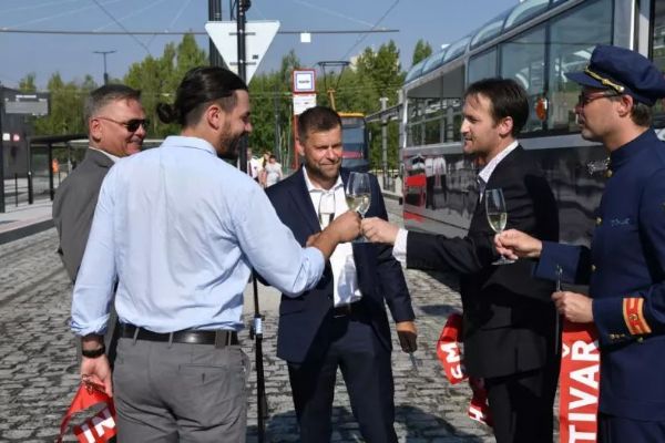 Nová tramvajová smyčka Depo Hostivař je dokončena, vznikl základ budoucího přestupního uzlu veřejné dopravy