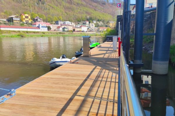 Rekreační lodě plující po Labi mohou pohodlně přistávat u nového mola v Děčíně