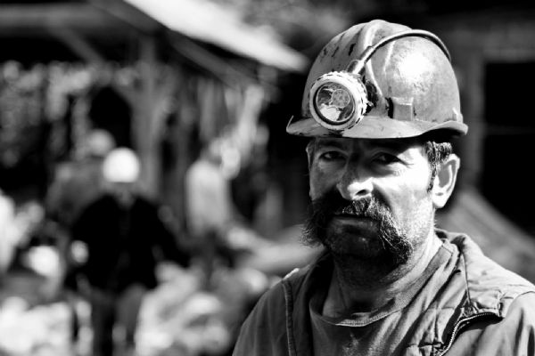 Stát pomáhá propuštěným horníkům, DIAMO začalo vyplácet sociální příspěvky
