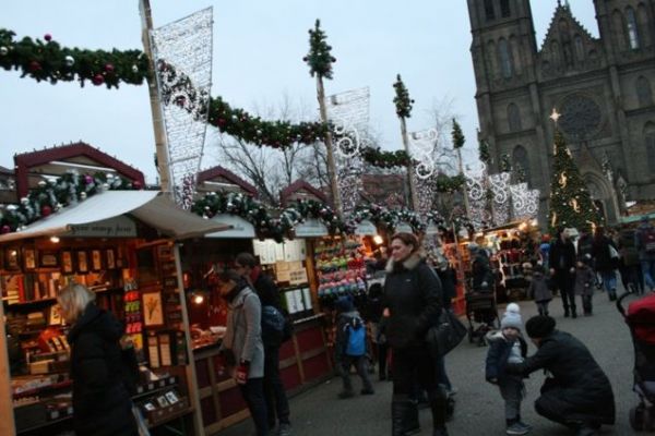 Vánoční trhy na náměstí Míru startují už tento víkend