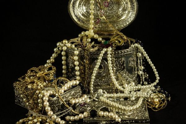 Zlatý šperk nalezený před rokem na Opavsku skrývá tajemství