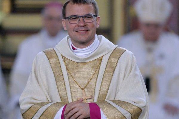 Setkání osamělých zrušil koronavirus, biskup jim požehná venku