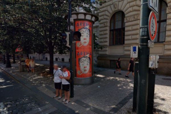 Praha schválila nová pravidla pro plakátovací plochy