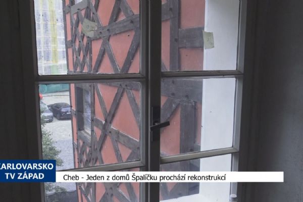 Cheb: Jeden z domů Špalíčku prochází rekonstrukcí (TV Západ)