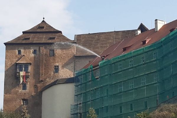 Bečov: Na hradě proběhlo taktické cvičení hasičů