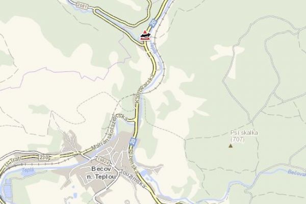 Bečov nad Teplou: Nezabržděné vozidlo sjelo ze svahu pod můstek