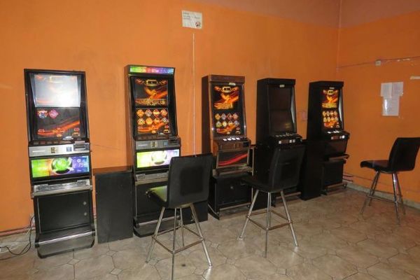 Cheb: Celníci zadrželi pět nelegálních herních zařízení