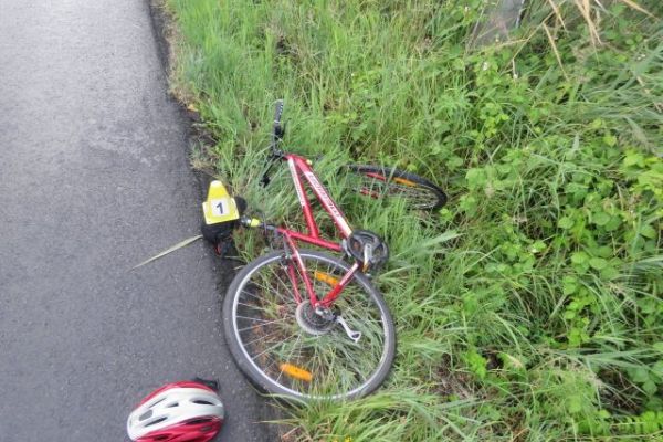 Chodov: Cyklistka nepřizpůsobila rychlost a havarovala. Policie hledá svědky