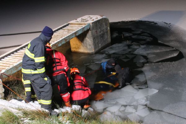 Horní Slavkov: V rybníce se utopil starší muž