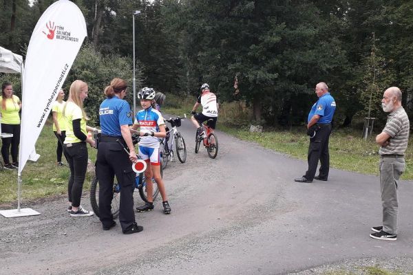 Karlovarsko: Bezpečnostní akce Na kole jen s přilbou