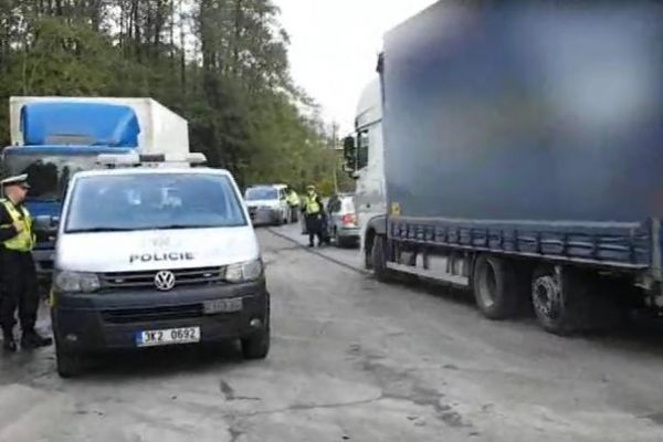 Karlovarský Kraj: Policie se při bezpečnostní akci zaměřila na nákladní vozidla