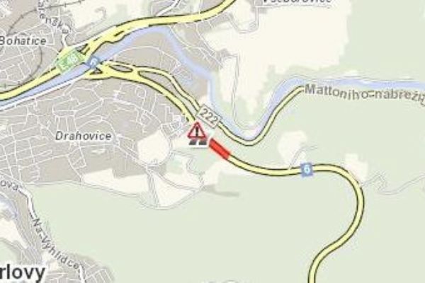 Karlovy Vary: Řidiči pozor! Olej na vozovce