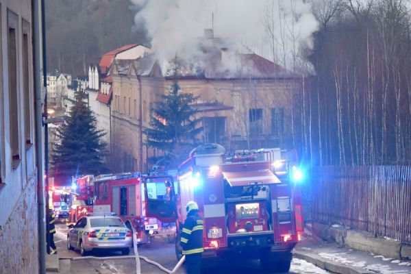 Karlovy Vary: Ve městě hořela bývalá sokolovna